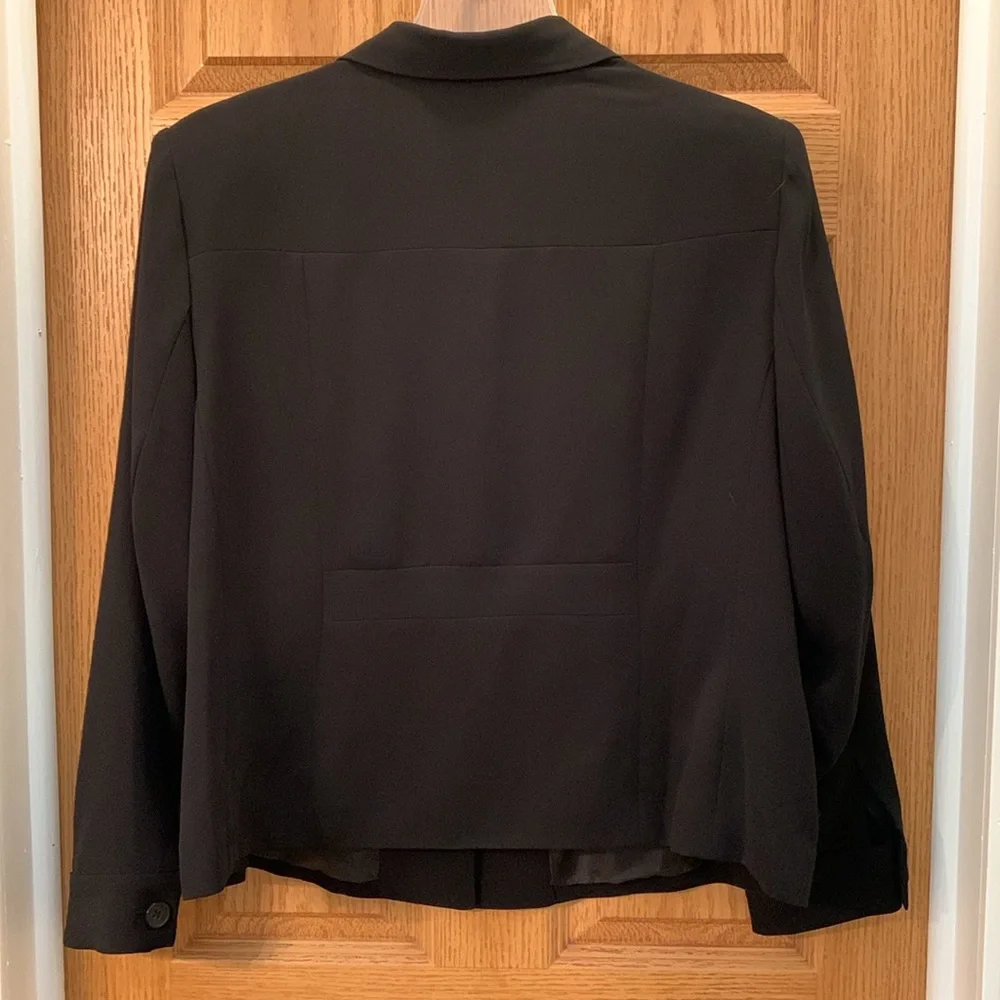 Modest Covington Woman dressy long sleeve black jacket with black lining. - Picture 2 of 9